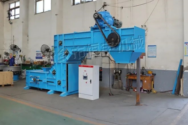 震撼！巨無(wú)霸大產(chǎn)量Z型轉(zhuǎn)斗式提升機(jī)組裝完畢！